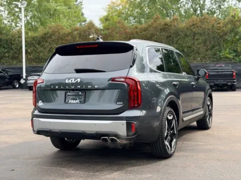 More photos of 2023 Kia Telluride S at Hank Graff Chevrolet Davison, MI