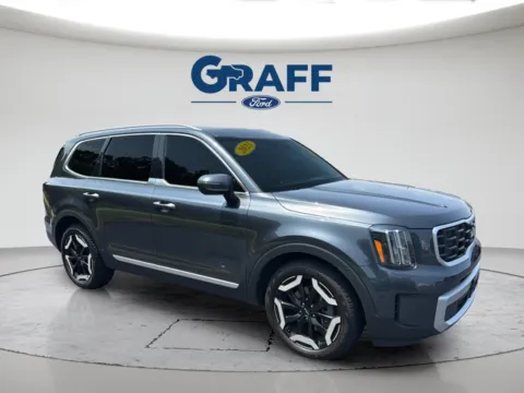 More photos of 2023 Kia Telluride S at Hank Graff Chevrolet Davison, MI