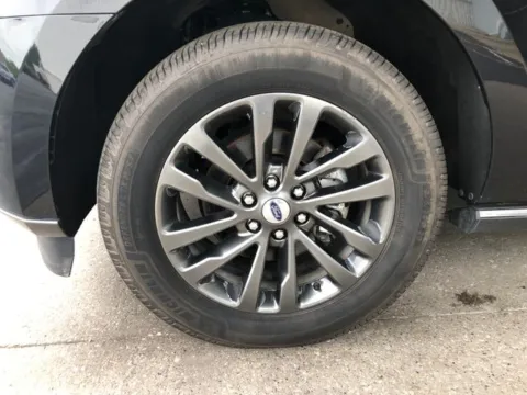 More photos of 2021 Ford Expedition Limited at Hank Graff Chevrolet Davison, MI