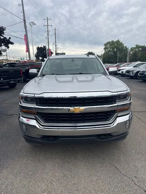Silver 2018 Chevrolet Silverado 1500 LT for sale in Davison, MI