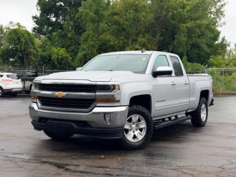 Silver 2018 Chevrolet Silverado 1500 LT for sale in Davison, MI