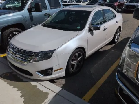 White 2012 Ford Fusion SEL for sale in Davison, MI