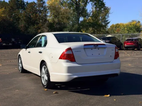 More photos of 2012 Ford Fusion SEL at Hank Graff Chevrolet Davison, MI