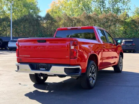 More photos of 2022 Chevrolet Silverado 1500 LT at Hank Graff Chevrolet Davison, MI
