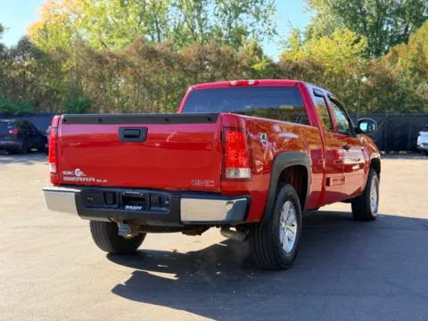 More photos of 2010 GMC Sierra 1500 SLE at Hank Graff Chevrolet Davison, MI