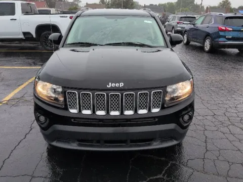 Photos of 2017 Jeep Compass Latitude for sale in Davison, MI at Hank Graff Chevrolet Davison