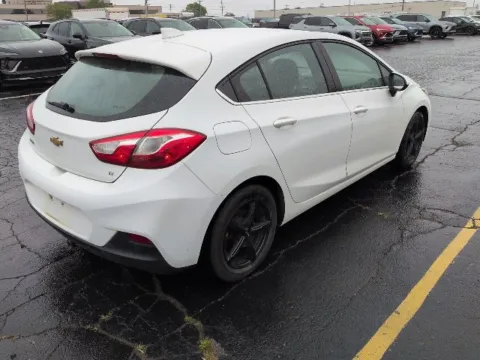 More photos of 2017 Chevrolet Cruze LT at Hank Graff Chevrolet Davison, MI