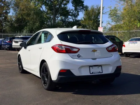 More photos of 2017 Chevrolet Cruze LT at Hank Graff Chevrolet Davison, MI