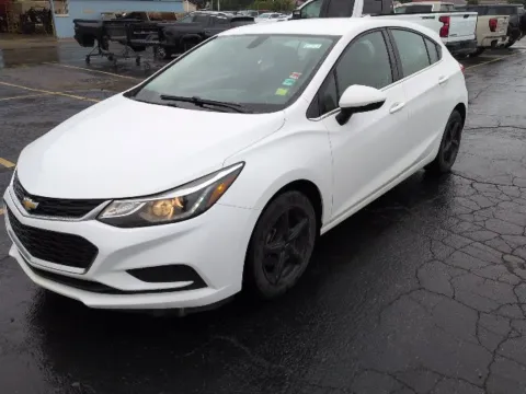 White 2017 Chevrolet Cruze LT for sale in Davison, MI