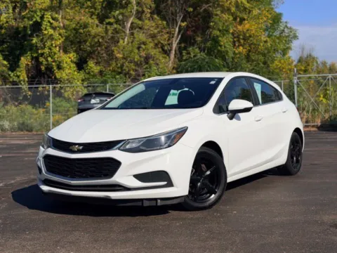 White 2017 Chevrolet Cruze LT for sale in Davison, MI