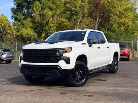 White 2025 Chevrolet Silverado 1500 Custom Trail Boss for sale in Davison, MI