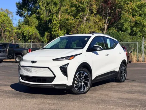 White 2023 Chevrolet Bolt EUV Premier for sale in Davison, MI