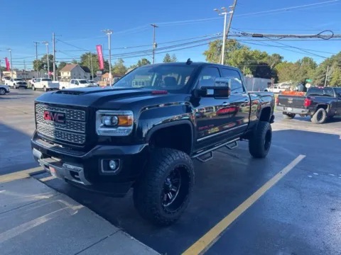 Black 2019 GMC Sierra 2500 HD Denali for sale in Davison, MI