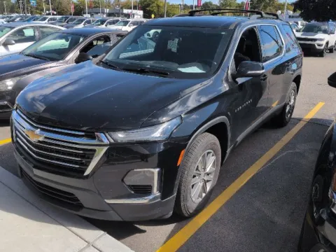 Black 2022 Chevrolet Traverse LT for sale in Davison, MI