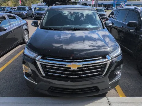 Photos of 2022 Chevrolet Traverse LT for sale in Davison, MI at Hank Graff Chevrolet Davison