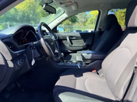 More photos of 2017 Chevrolet Traverse LT at Hank Graff Chevrolet Davison, MI