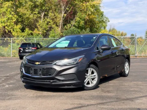 Gray 2017 Chevrolet Cruze LT for sale in Davison, MI