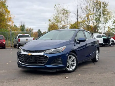 Blue 2019 Chevrolet Cruze LT for sale in Davison, MI