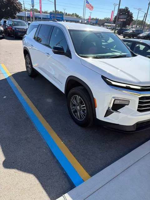 White 2025 Chevrolet Traverse LT for sale in Davison, MI