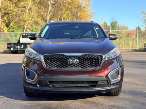 Photos of 2016 Kia Sorento LX for sale in Davison, MI at Hank Graff Chevrolet Davison