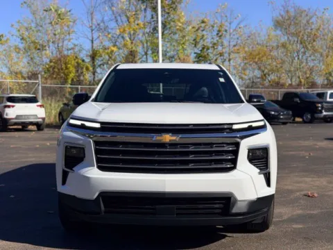 Photos of 2026 Chevrolet Traverse LT for sale in Davison, MI at Hank Graff Chevrolet Davison