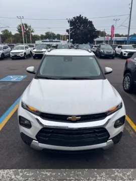 Photos of 2021 Chevrolet TrailBlazer LT for sale in Davison, MI at Hank Graff Chevrolet Davison