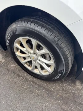 More photos of 2019 Chevrolet Equinox LT at Hank Graff Chevrolet Davison, MI