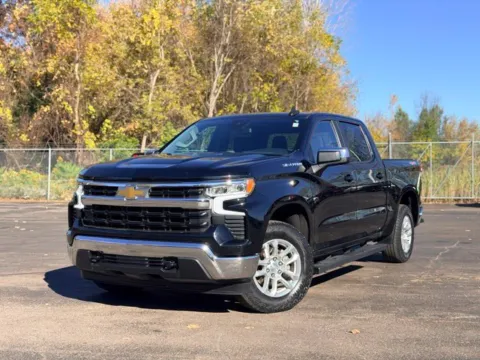 Photos of 2022 Chevrolet Silverado 1500 LT for sale in Davison, MI at Hank Graff Chevrolet Davison
