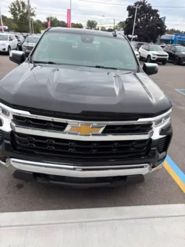 Black 2022 Chevrolet Silverado 1500 LT for sale in Davison, MI