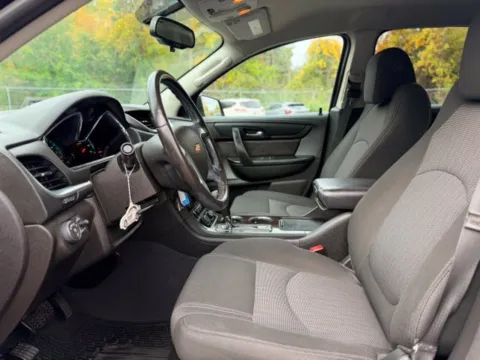 More photos of 2016 Chevrolet Traverse LT at Hank Graff Chevrolet Davison, MI