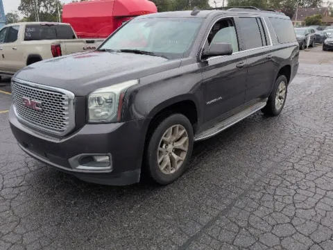 Gray 2015 GMC Yukon XL SLT 1500 for sale in Davison, MI