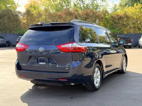 More photos of 2018 Toyota Sienna LE at Hank Graff Chevrolet Davison, MI