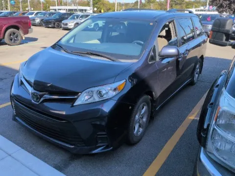 Unknown 2018 Toyota Sienna LE for sale in Davison, MI