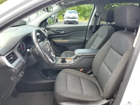 More photos of 2020 GMC Acadia SLE at Hank Graff Chevrolet Davison, MI