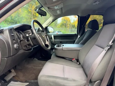 More photos of 2013 Chevrolet Silverado 1500 LT at Hank Graff Chevrolet Davison, MI