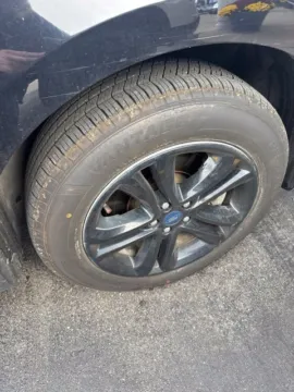 More photos of 2019 Ford Edge SEL at Hank Graff Chevrolet Davison, MI