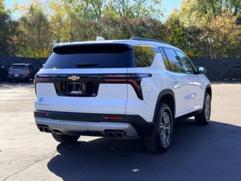 More photos of 2024 Chevrolet Traverse LT at Hank Graff Chevrolet Davison, MI
