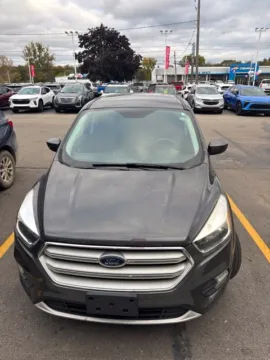 Photos of 2019 Ford Escape SE for sale in Davison, MI at Hank Graff Chevrolet Davison