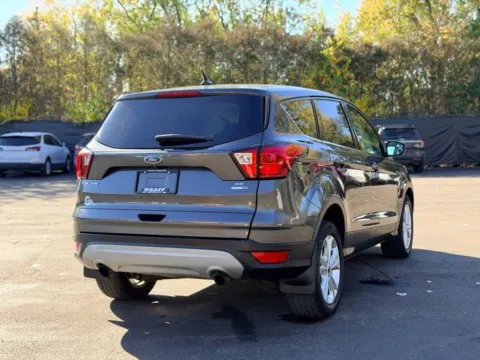 More photos of 2019 Ford Escape SE at Hank Graff Chevrolet Davison, MI