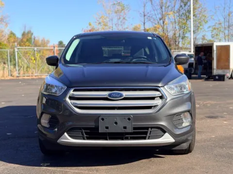 Photos of 2019 Ford Escape SE for sale in Davison, MI at Hank Graff Chevrolet Davison
