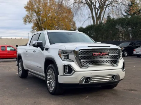 More photos of 2019 GMC Sierra 1500 Denali at Hank Graff Chevrolet Davison, MI