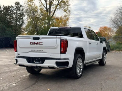 More photos of 2019 GMC Sierra 1500 Denali at Hank Graff Chevrolet Davison, MI