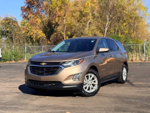 Beige 2018 Chevrolet Equinox LT for sale in Davison, MI