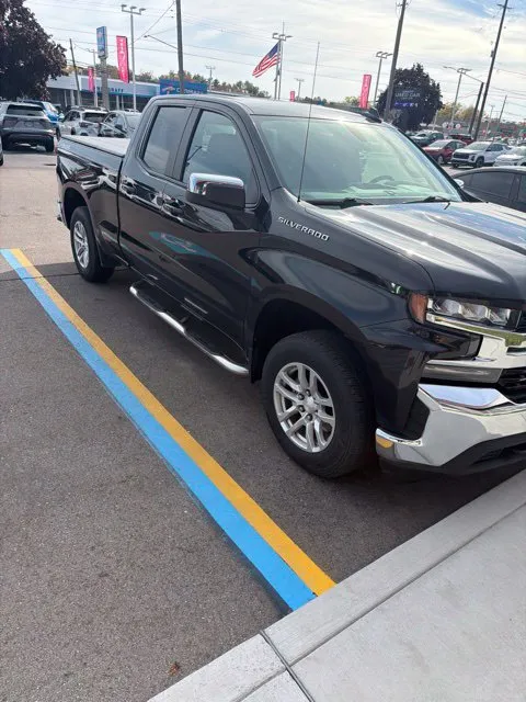 Black 2020 Chevrolet Silverado 1500 LT for sale in Davison, MI