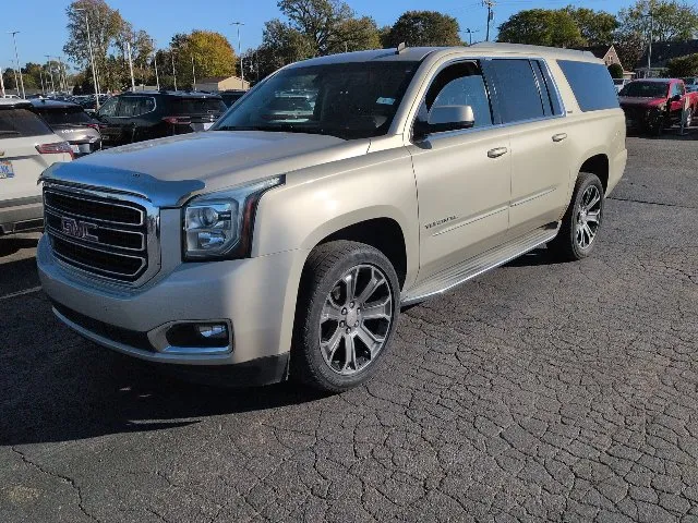 Silver 2015 GMC Yukon XL SLE 1500 for sale in Davison, MI