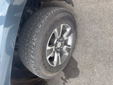 More photos of 2020 Chevrolet Colorado Z71 at Hank Graff Chevrolet Davison, MI
