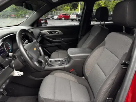 More photos of 2022 Chevrolet Traverse LT at Hank Graff Chevrolet Davison, MI