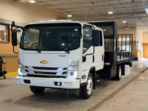 White 2025 Chevrolet 4500 HG LCF Gas for sale in Davison, MI