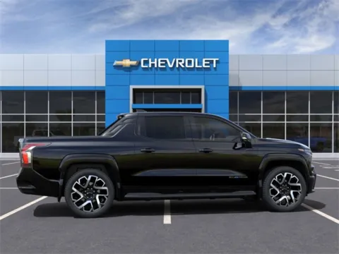 More photos of 2024 Chevrolet Silverado EV RST at Hank Graff Chevrolet Davison, MI