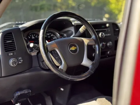 More photos of 2013 Chevrolet Silverado 1500 LT at Hank Graff Chevrolet Davison, MI